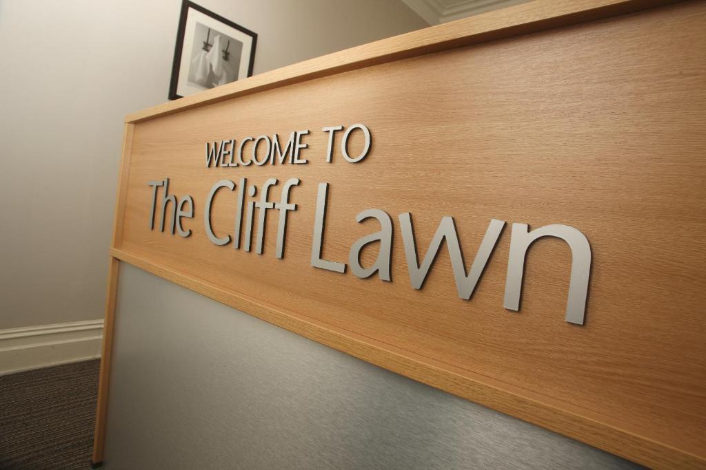Cliff Lawn Hotel Λιντς Εξωτερικό φωτογραφία