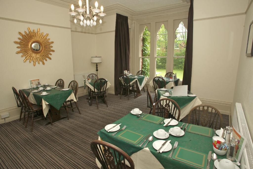 Cliff Lawn Hotel Λιντς Εξωτερικό φωτογραφία