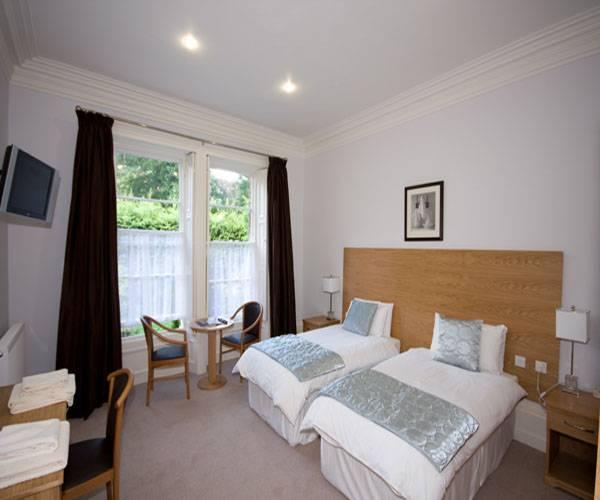 Cliff Lawn Hotel Λιντς Εξωτερικό φωτογραφία